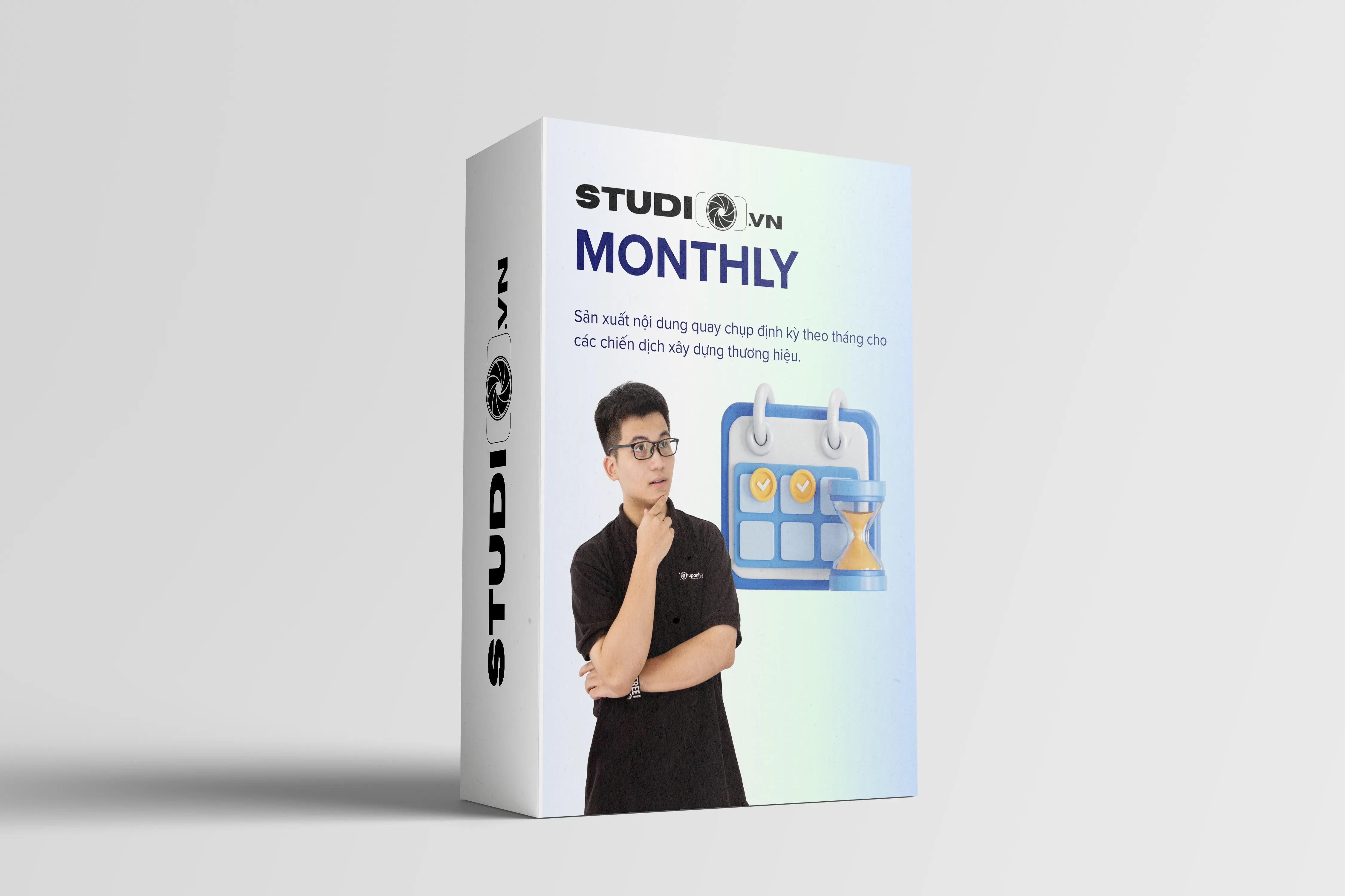 STUDIO-MONTHLY
